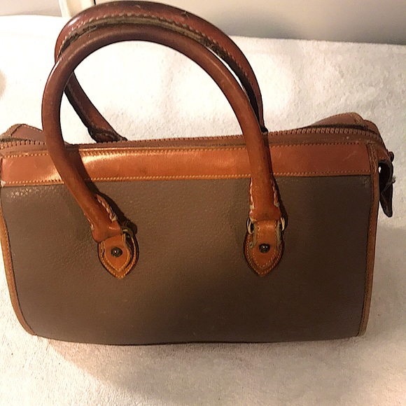 Dooney & Bourke purse. - Picture 2 of 6